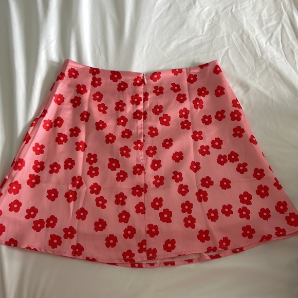 Amazon Skirt - Picture 2 of 2